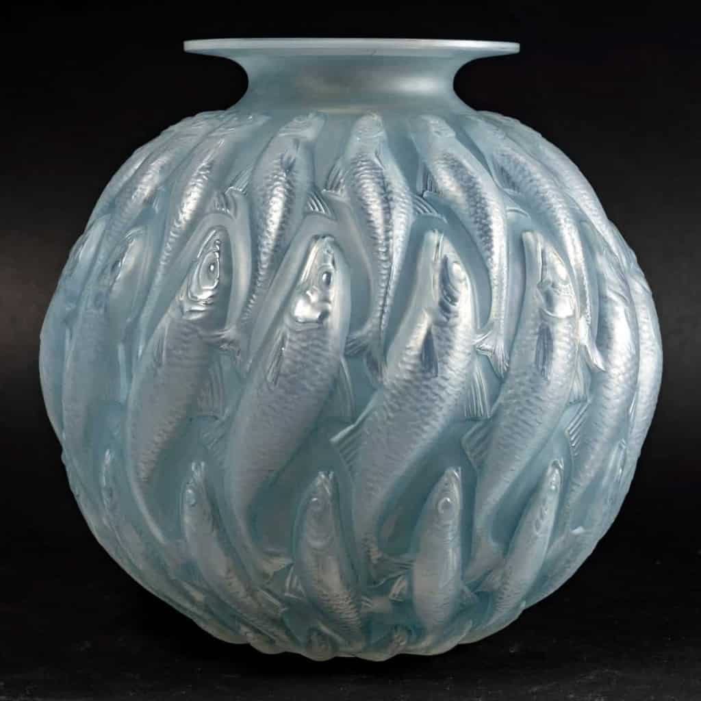 Vase « Marisa » verre opalescent patiné bleu de René LALIQUE | Biron ||||||||