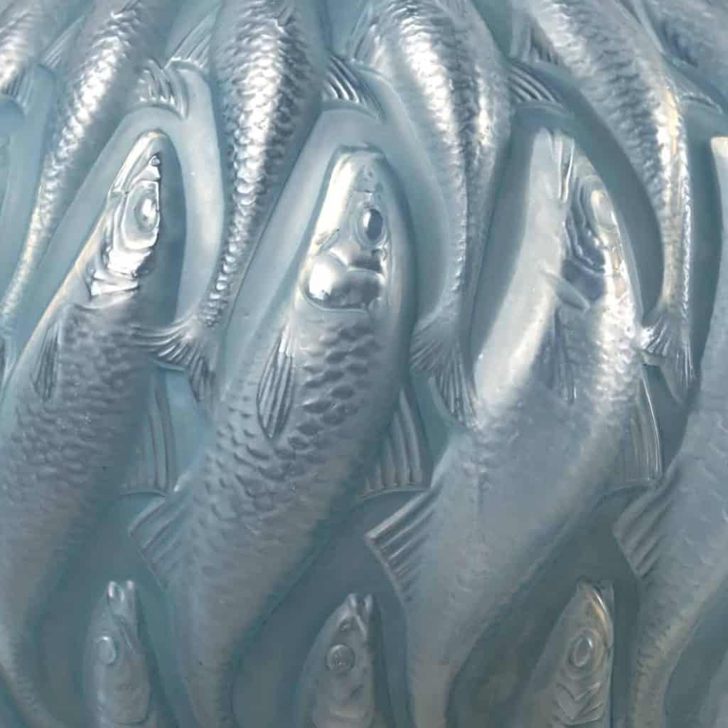 Vase « Marisa » verre opalescent patiné bleu de René LALIQUE | Biron Vase "Marisa" verre opalescent patiné bleu de René LALIQUE