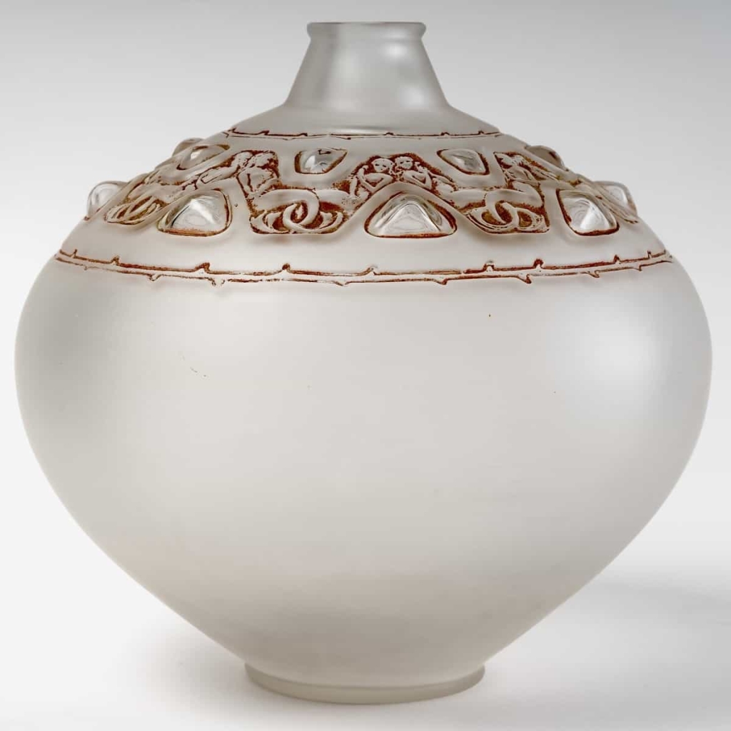 Vase « Sirènes et Cabochons » verre blanc patiné sépia de René LALIQUE | Biron ||||||