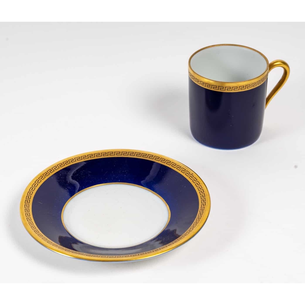 Série de tasses et sous-tasses en porcelaine de limoge, début XXème siècle | Biron Série de tasses et sous-tasses en porcelaine de limoge, début XXème siècle