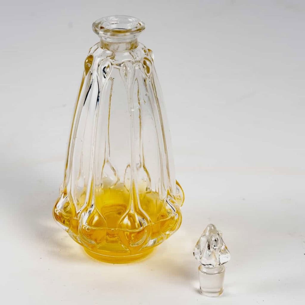 Flacon « Olives » verre blanc de René LALIQUE | Biron Flacon "Olives" verre blanc de René LALIQUE