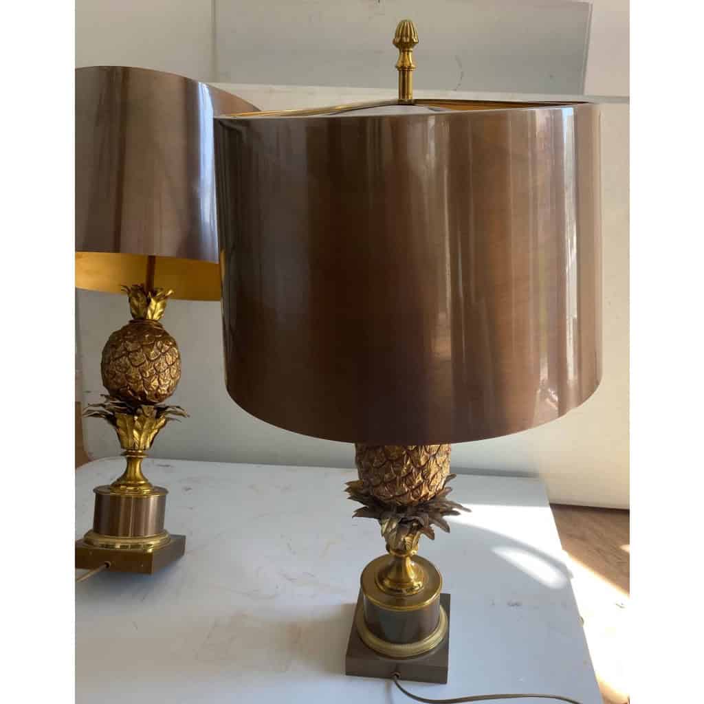 1950/70 Paire De Lampes à l’Ananas en Bronze, Abat-jour en Laiton, Signée Charles & Fils Made In France ,Modéle Unique D | Biron 1950/70 Paire De Lampes à l’Ananas en Bronze, Abat-jour en Laiton, Signée Charles & Fils Made In France ,Modéle Unique D