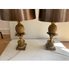 1950/70 Paire De Lampes à l’Ananas en Bronze, Abat-jour en Laiton, Signée Charles & Fils Made In France ,Modéle Unique D | Biron 1950/70 Paire De Lampes à l’Ananas en Bronze, Abat-jour en Laiton, Signée Charles & Fils Made In France ,Modéle Unique D