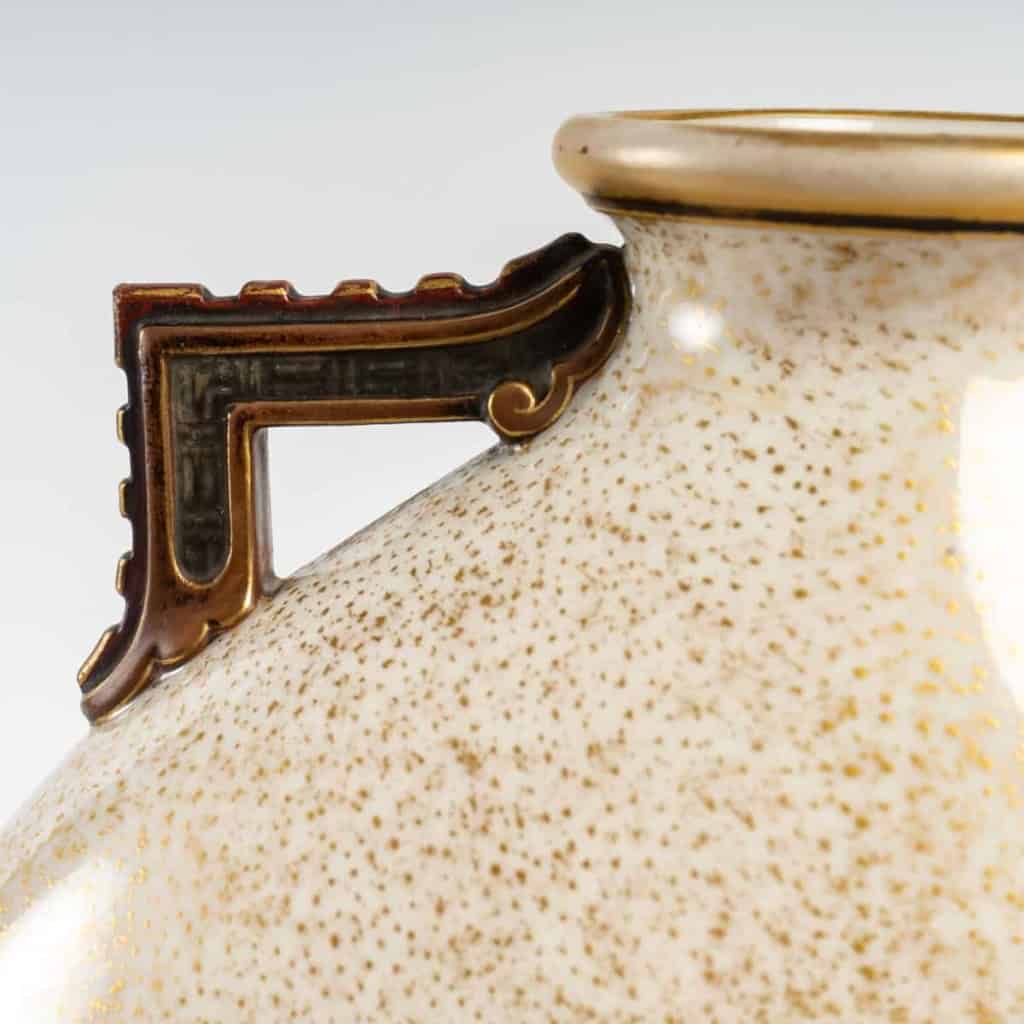 Gourde plate « Hooh Flask », Royal Worcester 1874 | Biron Gourde plate "Hooh Flask", Royal Worcester 1874