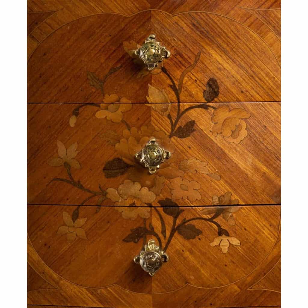 Paire de chevets de style Louis XV.