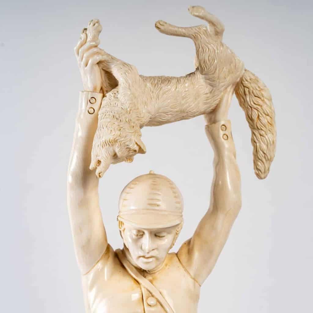 Scène de chasse en ivoire de Dieppe, XIXème siècle | Biron Scène de chasse en ivoire de Dieppe, XIXème siècle