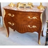 Commode De Style Louis XV à Beau Décor Rayonnant Marqueté De Chevrons. Travail Parisien XIX. | Biron Commode De Style Louis XV à Beau Décor Rayonnant Marqueté De Chevrons. Travail Parisien XIX.