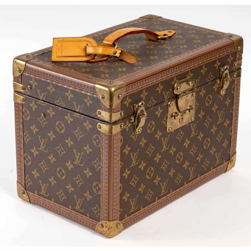 Malette de voyage, boîte à pharmacie de Louis Vuitton, circa 1950-1960 | Biron Malette de voyage, boîte à pharmacie de Louis Vuitton, circa 1950-1960