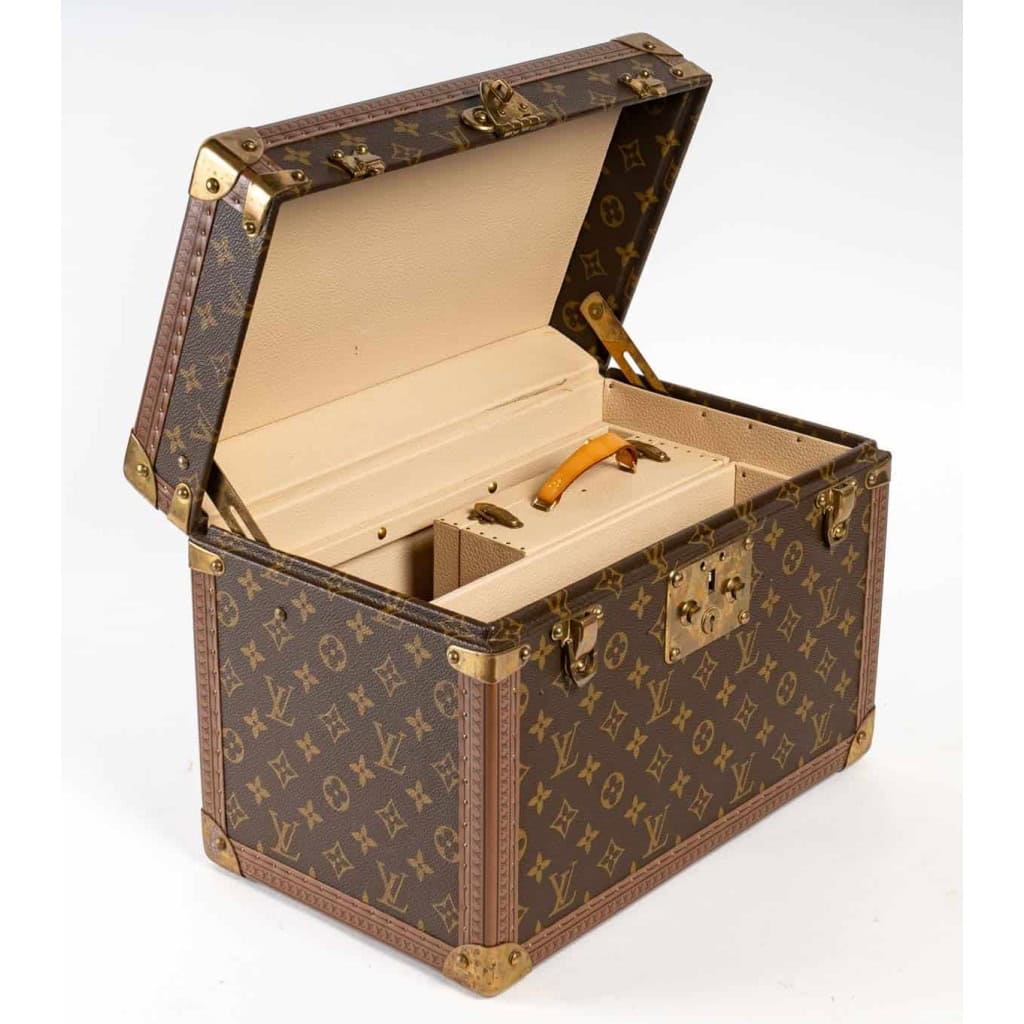 Malette de voyage, boîte à pharmacie de Louis Vuitton, circa 1950-1960 | Biron Malette de voyage, boîte à pharmacie de Louis Vuitton, circa 1950-1960