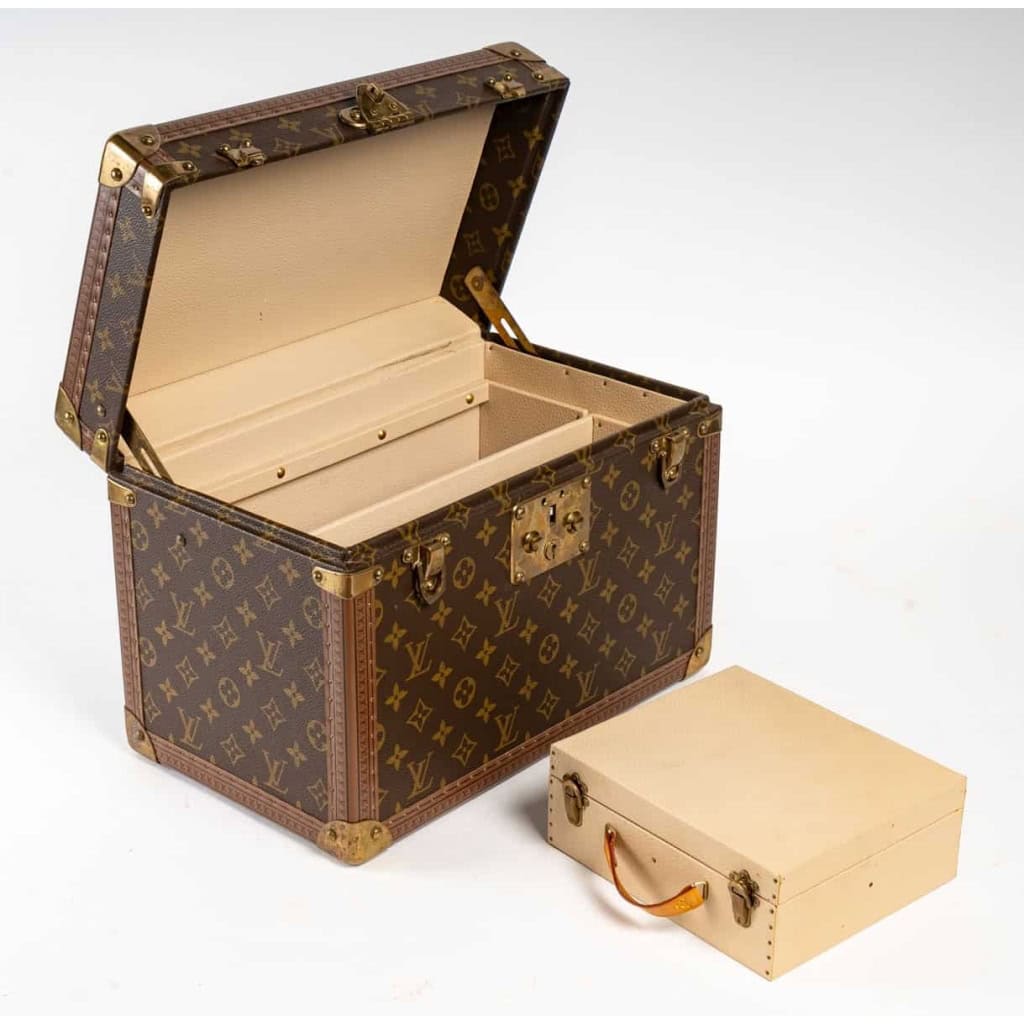 Malette de voyage, boîte à pharmacie de Louis Vuitton, circa 1950-1960 | Biron Malette de voyage, boîte à pharmacie de Louis Vuitton, circa 1950-1960