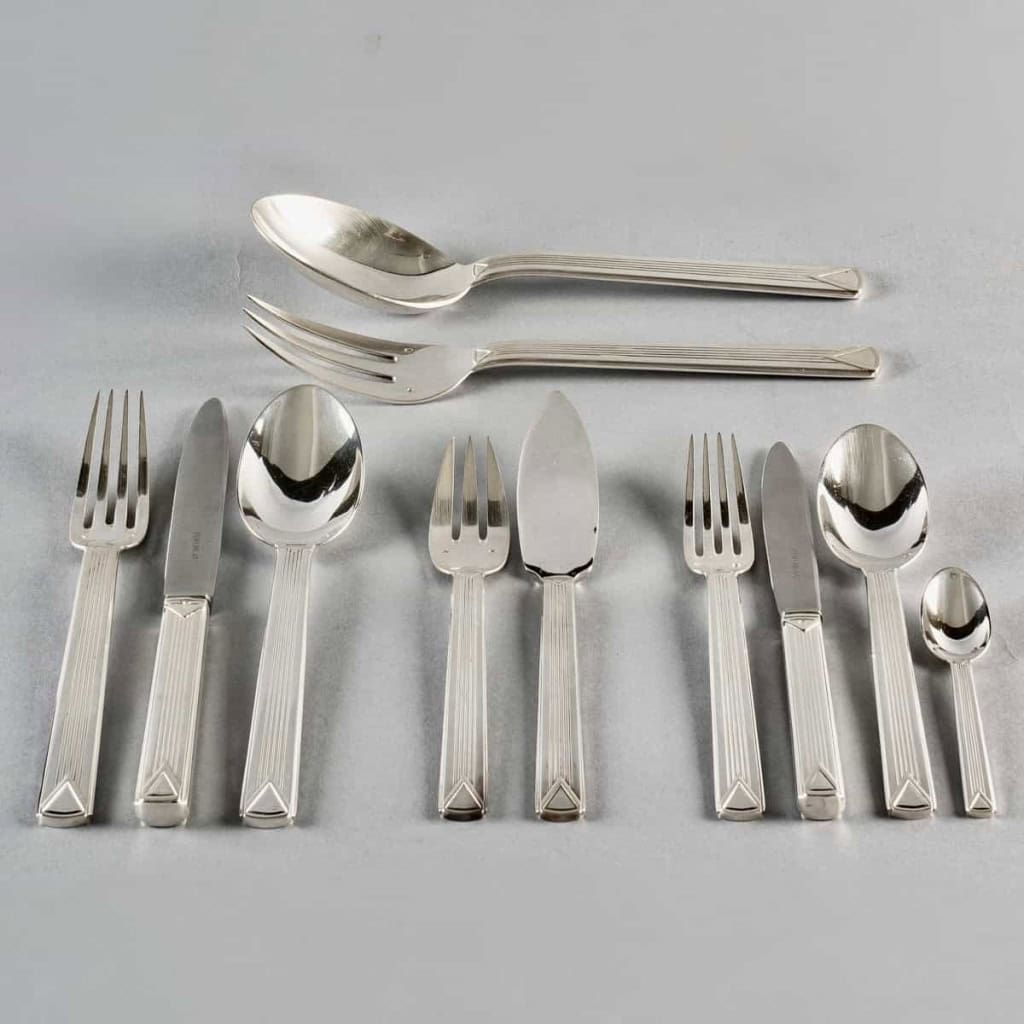 Ménagère « Aphea » argent massif de PUIFORCAT – 110 Pièces en coffret | Biron Ménagère "Aphea" argent massif de PUIFORCAT - 110 Pièces en coffret