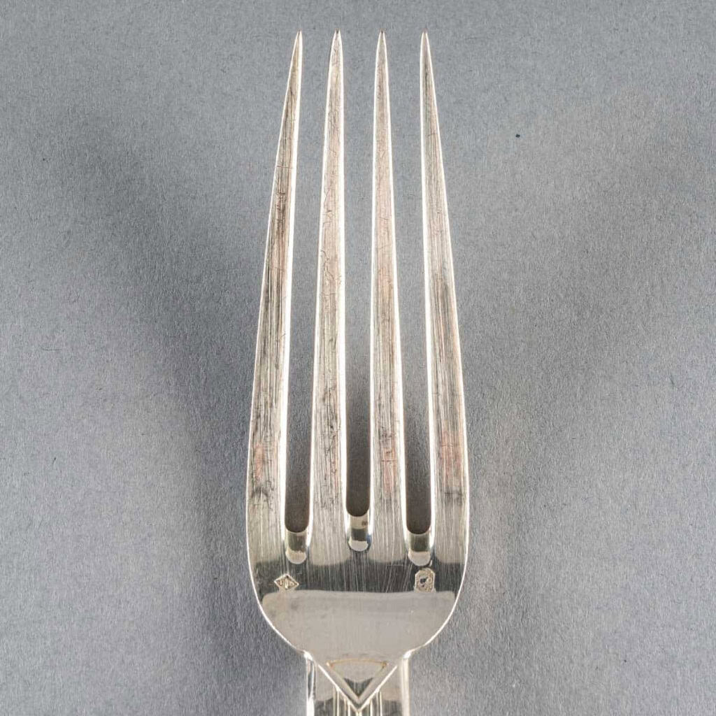 Ménagère « Aphea » argent massif de PUIFORCAT – 110 Pièces en coffret | Biron Ménagère "Aphea" argent massif de PUIFORCAT - 110 Pièces en coffret