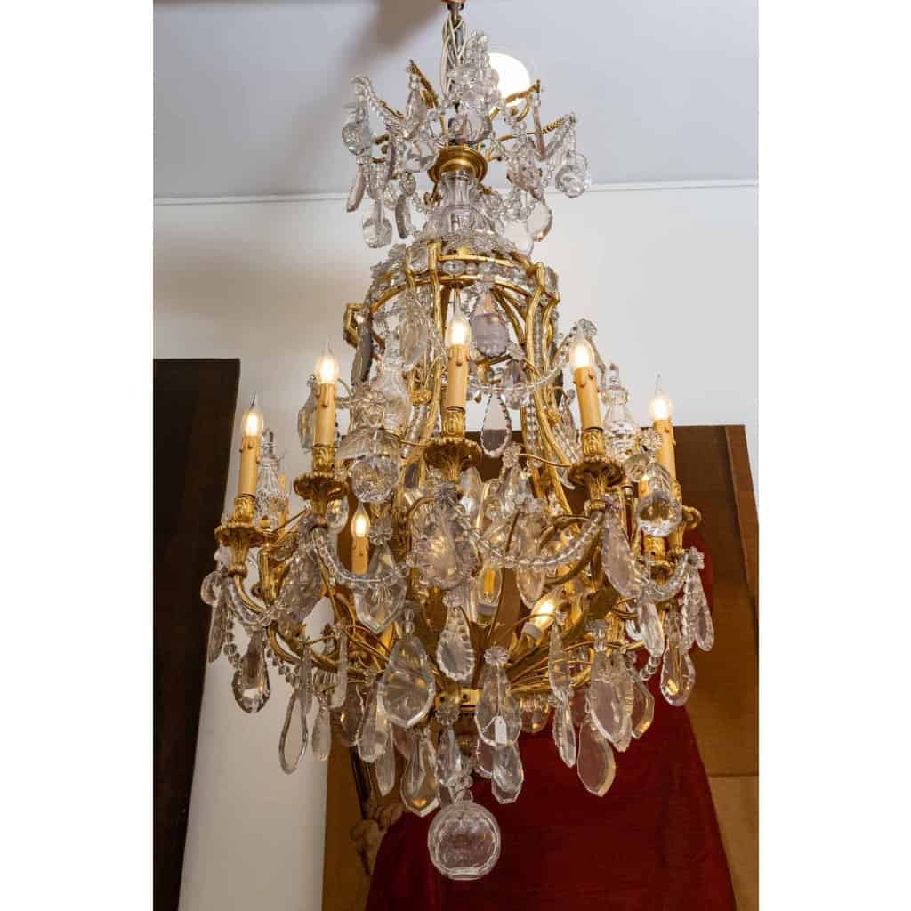 Lustre de style Louis XVI en bronze doré et cristal de Baccarat à 20 lumières 2