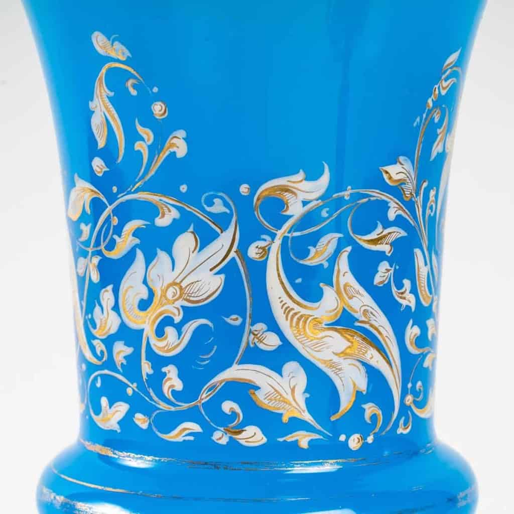Gobelet en opaline bleu, XIXème siècle | Biron Gobelet en opaline bleu, XIXème siècle