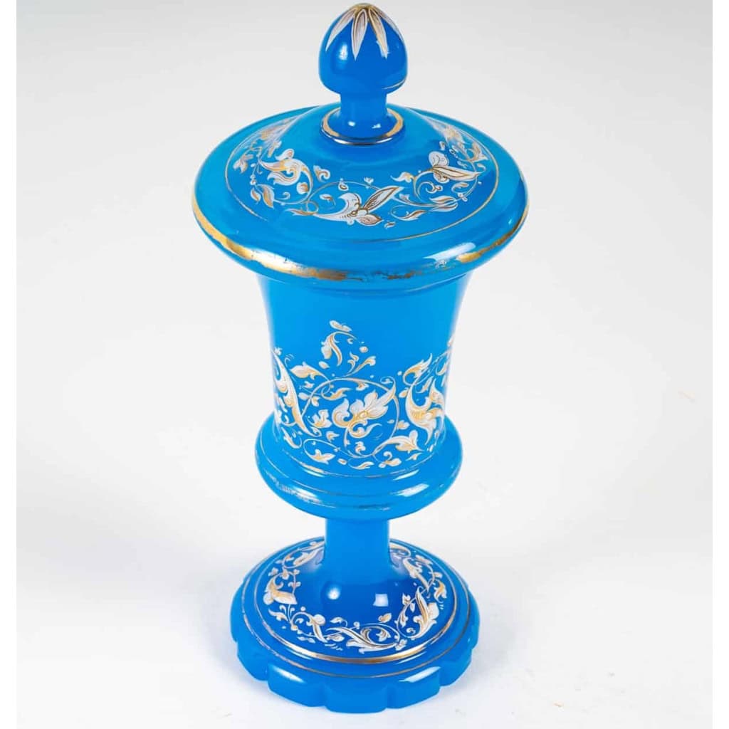 Gobelet en opaline bleu, XIXème siècle | Biron Gobelet en opaline bleu, XIXème siècle