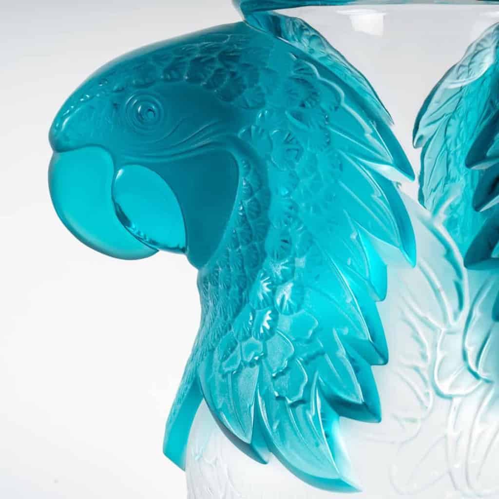 Lalique France vase « MACAO » | Biron Lalique France vase « MACAO »