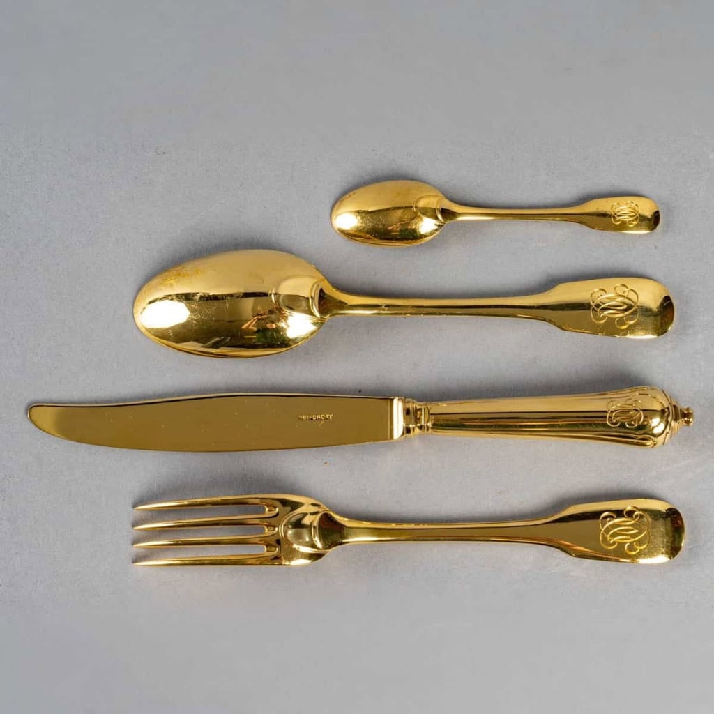 Ménagère « Noailles » vermeil (argent massif plaqué or) de PUIFORCAT – 72 pièces | Biron ||||||