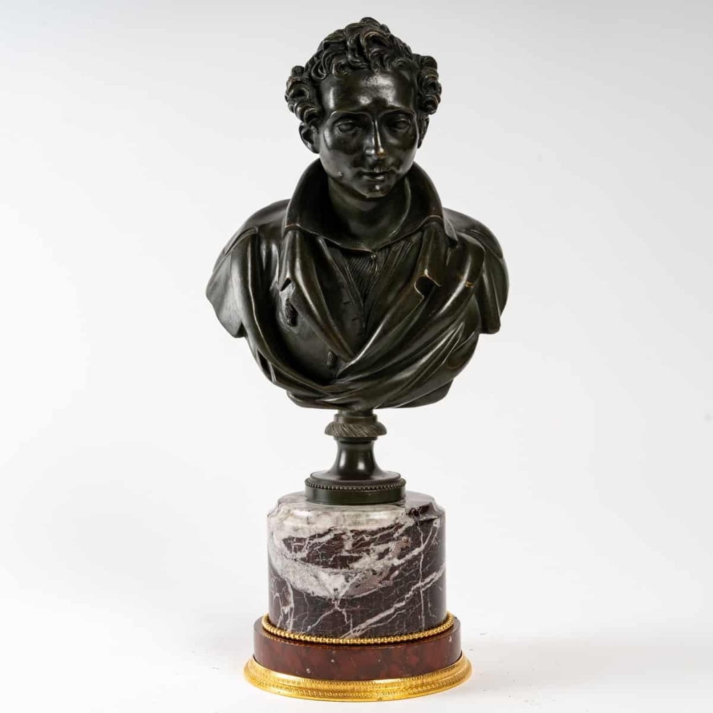 Buste en bronze sur base en marbre, milieu XIXème. | Biron |||||||||||