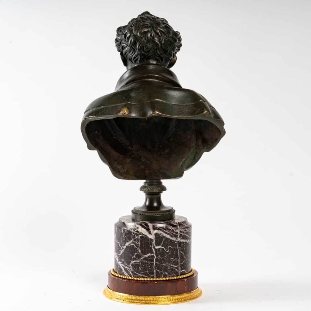Buste en bronze sur base en marbre, milieu XIXème. | Biron Buste en bronze sur base en marbre, milieu XIXème.