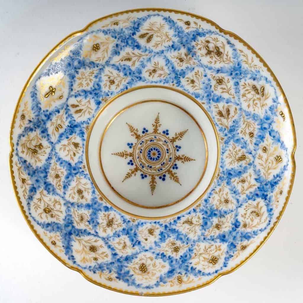 Trembleuse en porcelaine de Paris, XIXème siècle. | Biron Trembleuse en porcelaine de Paris, XIXème siècle.