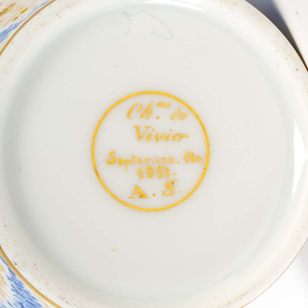 Trembleuse en porcelaine de Paris, XIXème siècle. | Biron Trembleuse en porcelaine de Paris, XIXème siècle.