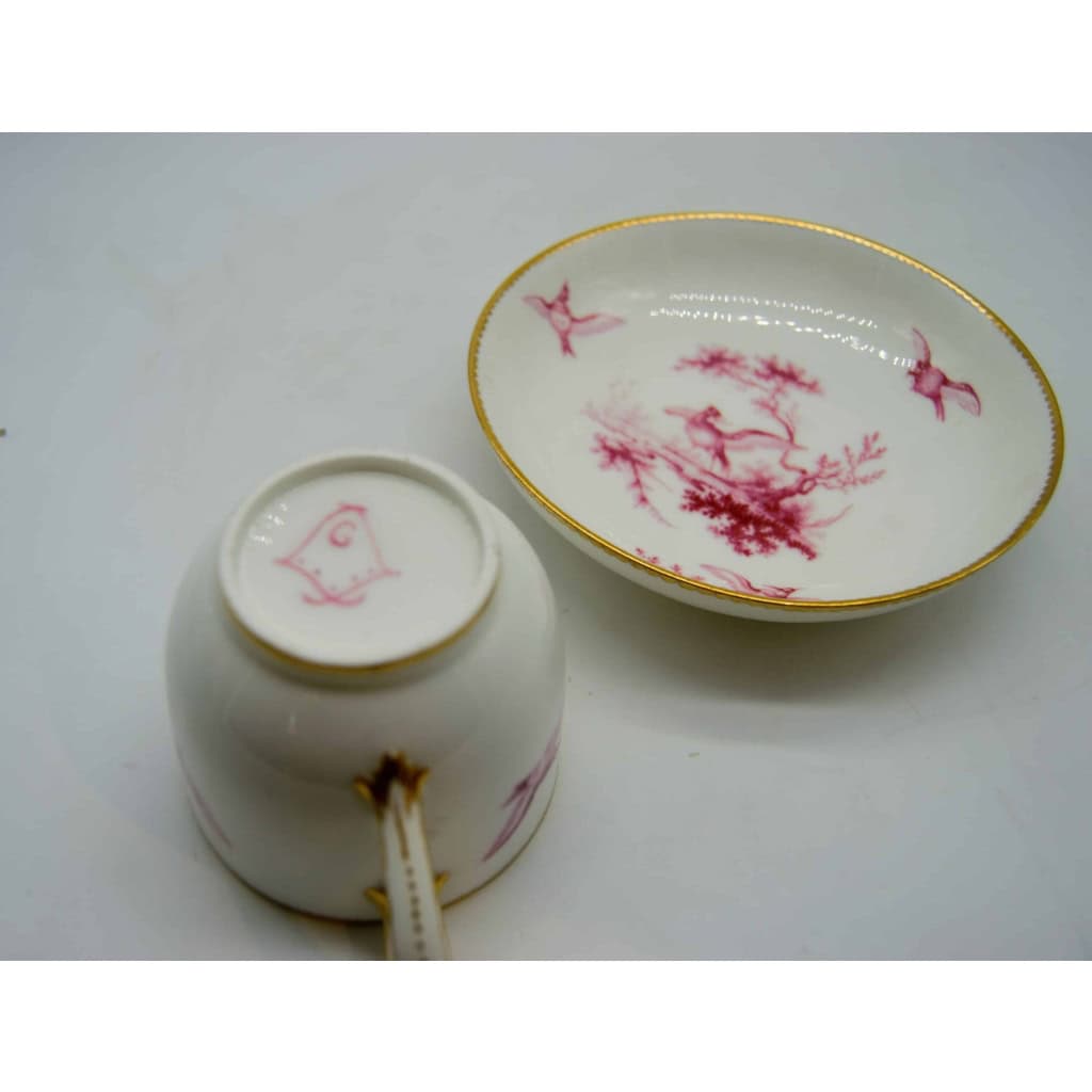 Tasse En Pâte Tendre à Décor d'Oiseaux - Sèvres XVIIIème