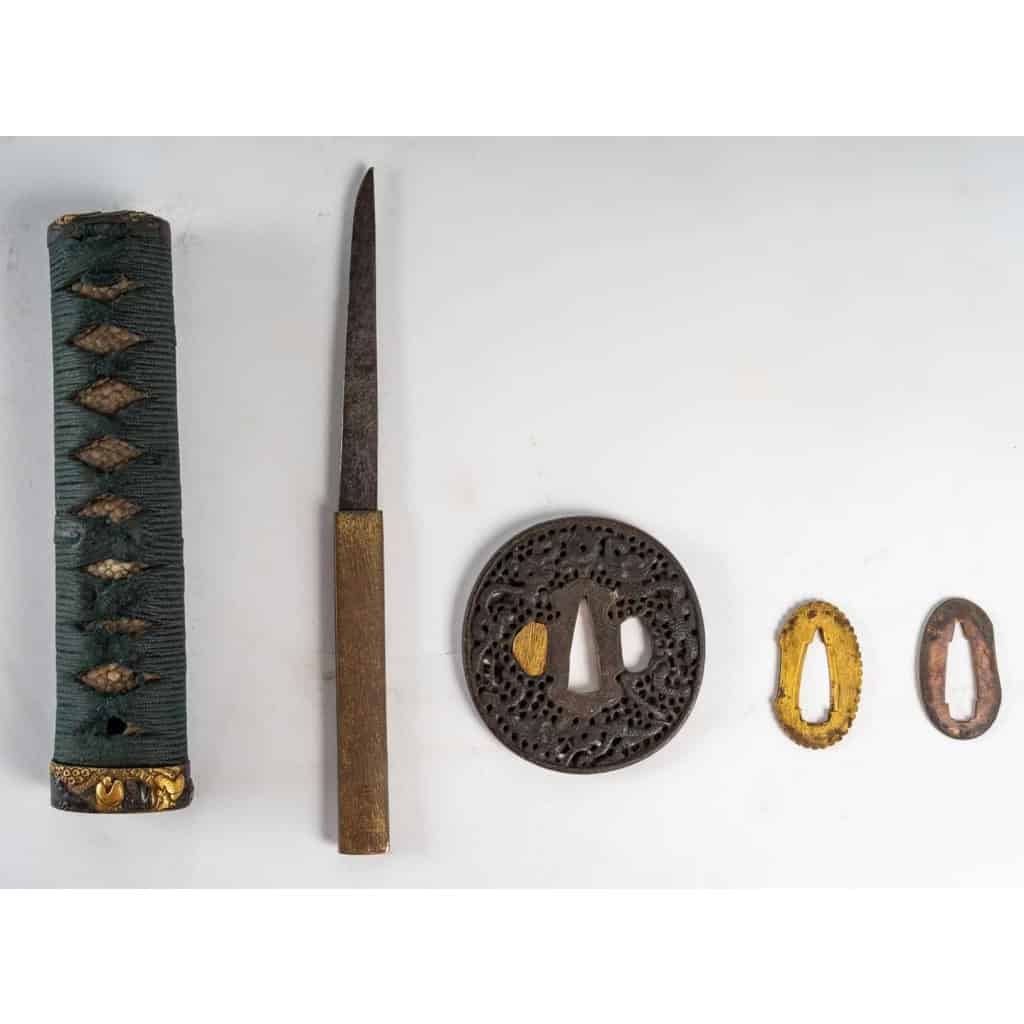 Nakago « Wakizashi », signé Yamashiro no Kami Fukiwara Nobutochi | Biron Nakago « Wakizashi », signé Yamashiro no Kami Fukiwara Nobutochi