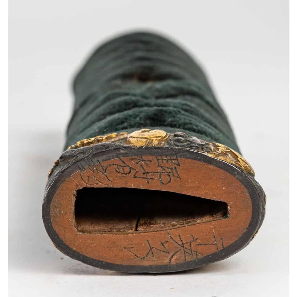 Nakago « Wakizashi », signé Yamashiro no Kami Fukiwara Nobutochi | Biron Nakago « Wakizashi », signé Yamashiro no Kami Fukiwara Nobutochi