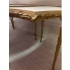 1970′ Table Tripartite Maison Charles Forme Arbaléte, Jansen Ou Baguès Décor Palmier en Bronze Doré avec Plateaux Marbre