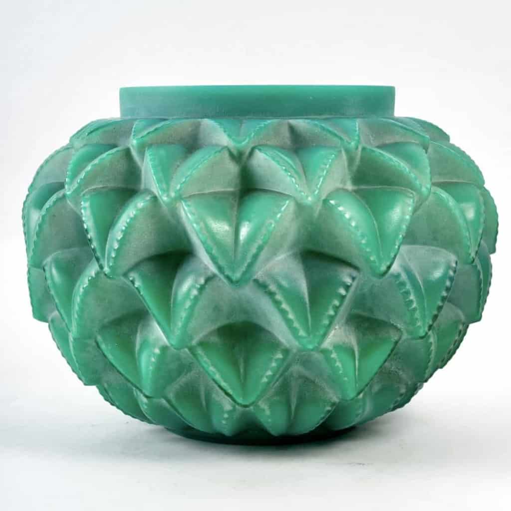 Vase « Languedoc » verre multicouches vert jade de René LALIQUE | Biron Vase "Languedoc" verre multicouches vert jade de René LALIQUE