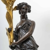 Grande garniture de cheminée, en bronze doré et patiné par Henri PICARD, Paris, Circa 1870 | Biron Grande garniture de cheminée, en bronze doré et patiné par Henri PICARD, Paris, Circa 1870