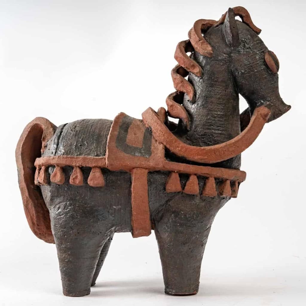 Cheval en céramique par Nicole Giroud | Biron Cheval en céramique par Nicole Giroud