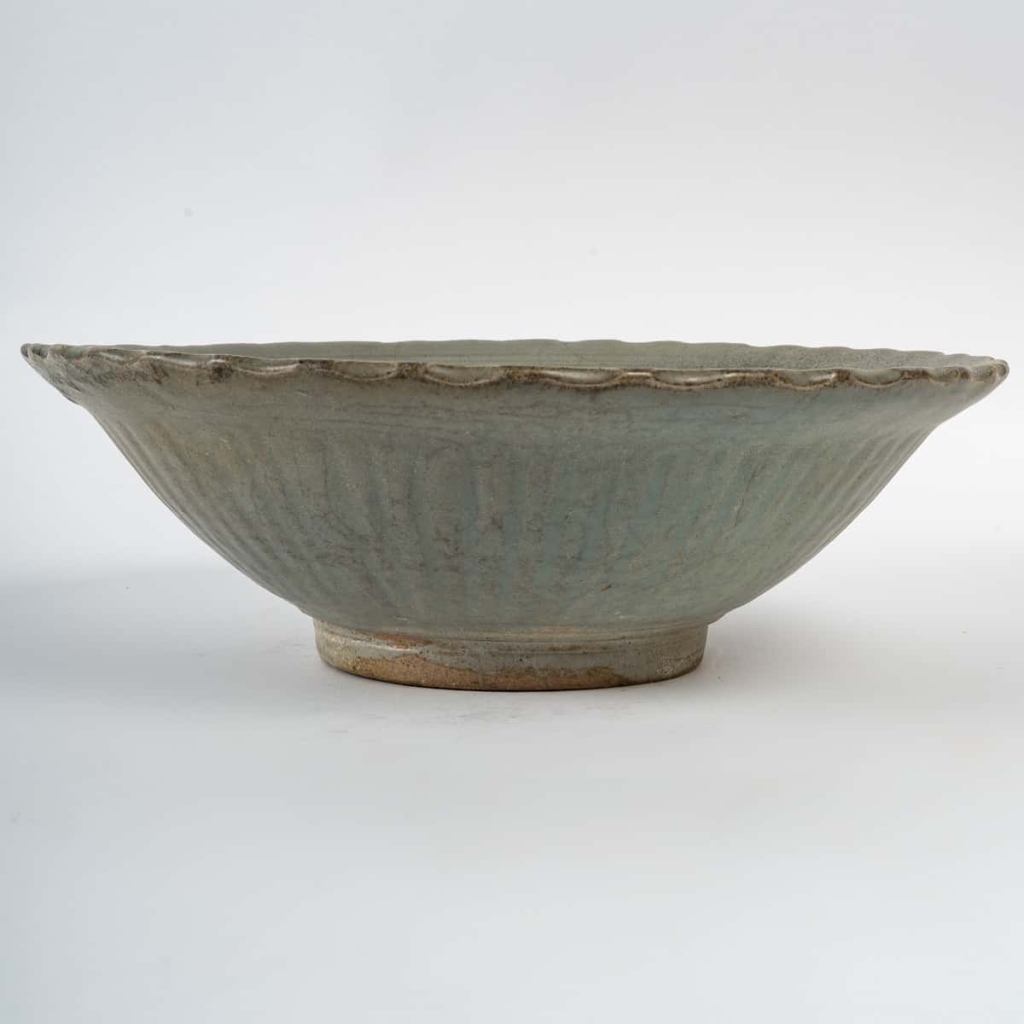 Assiette celadon Sangkhalok, Siam 14ème / 15ème | Biron Assiette celadon Sangkhalok, Siam 14ème / 15ème