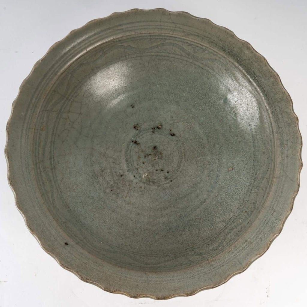 Assiette celadon Sangkhalok, Siam 14ème / 15ème | Biron Assiette celadon Sangkhalok, Siam 14ème / 15ème