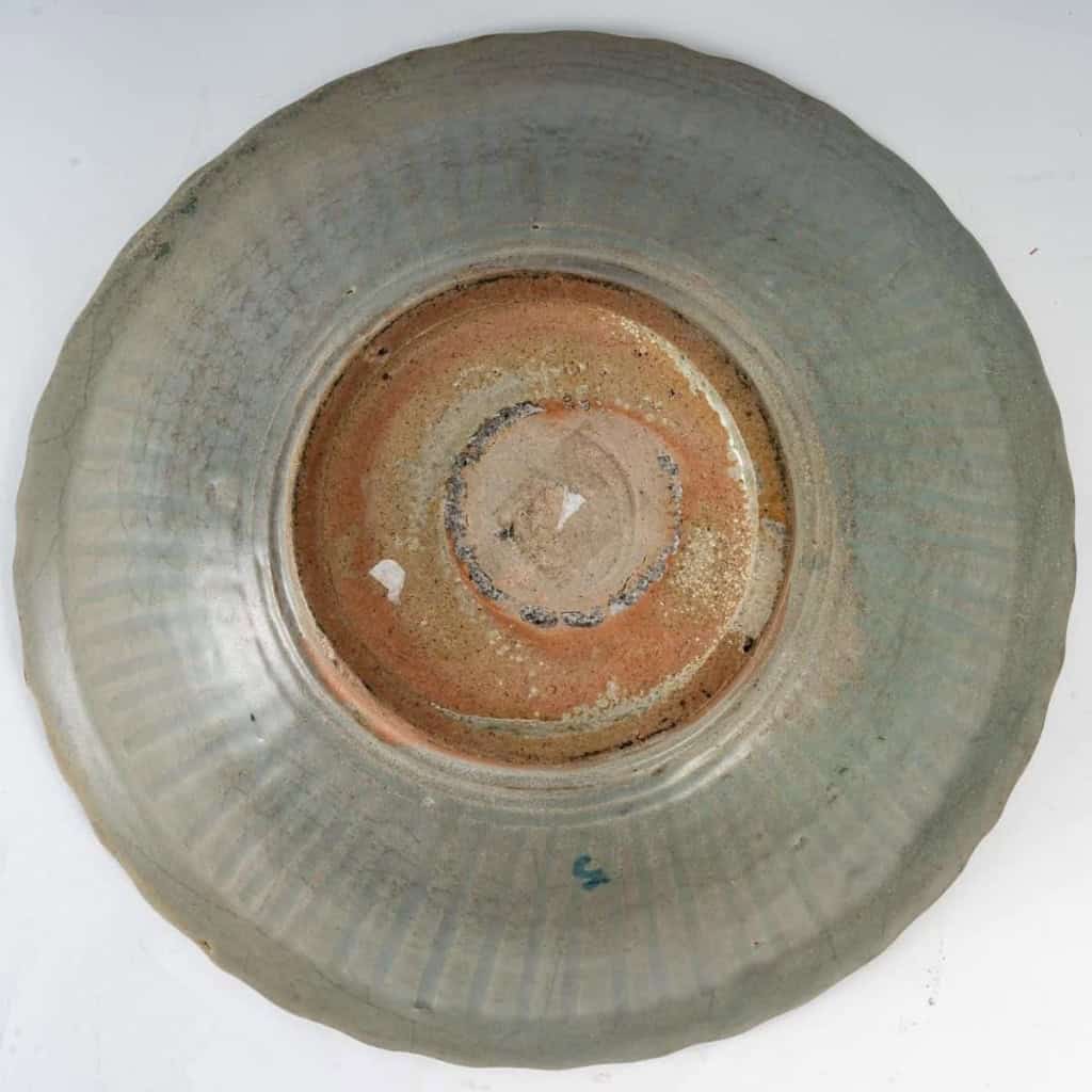 Assiette celadon Sangkhalok, Siam 14ème / 15ème | Biron Assiette celadon Sangkhalok, Siam 14ème / 15ème