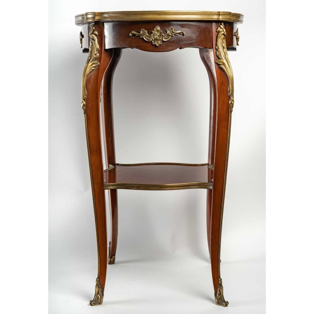 Guéridon style Louis XV, en acajou, 1860 | Biron Guéridon style Louis XV, en acajou, 1860