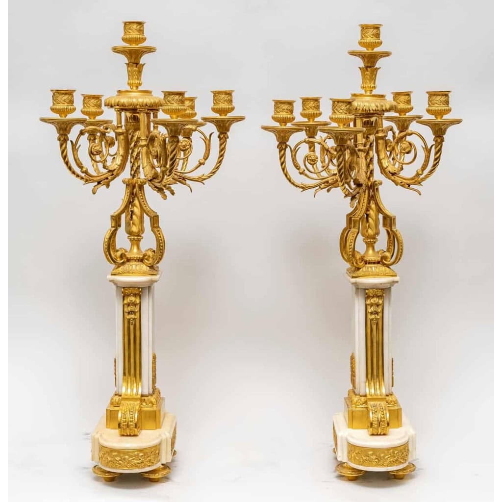 Meuble à hauteur d'appui en marqueterie et bronze doré, Circa 1870.