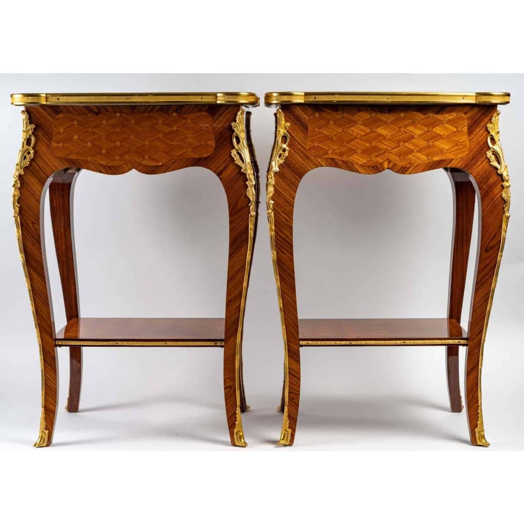 Paire de chevets de style Louis XV.