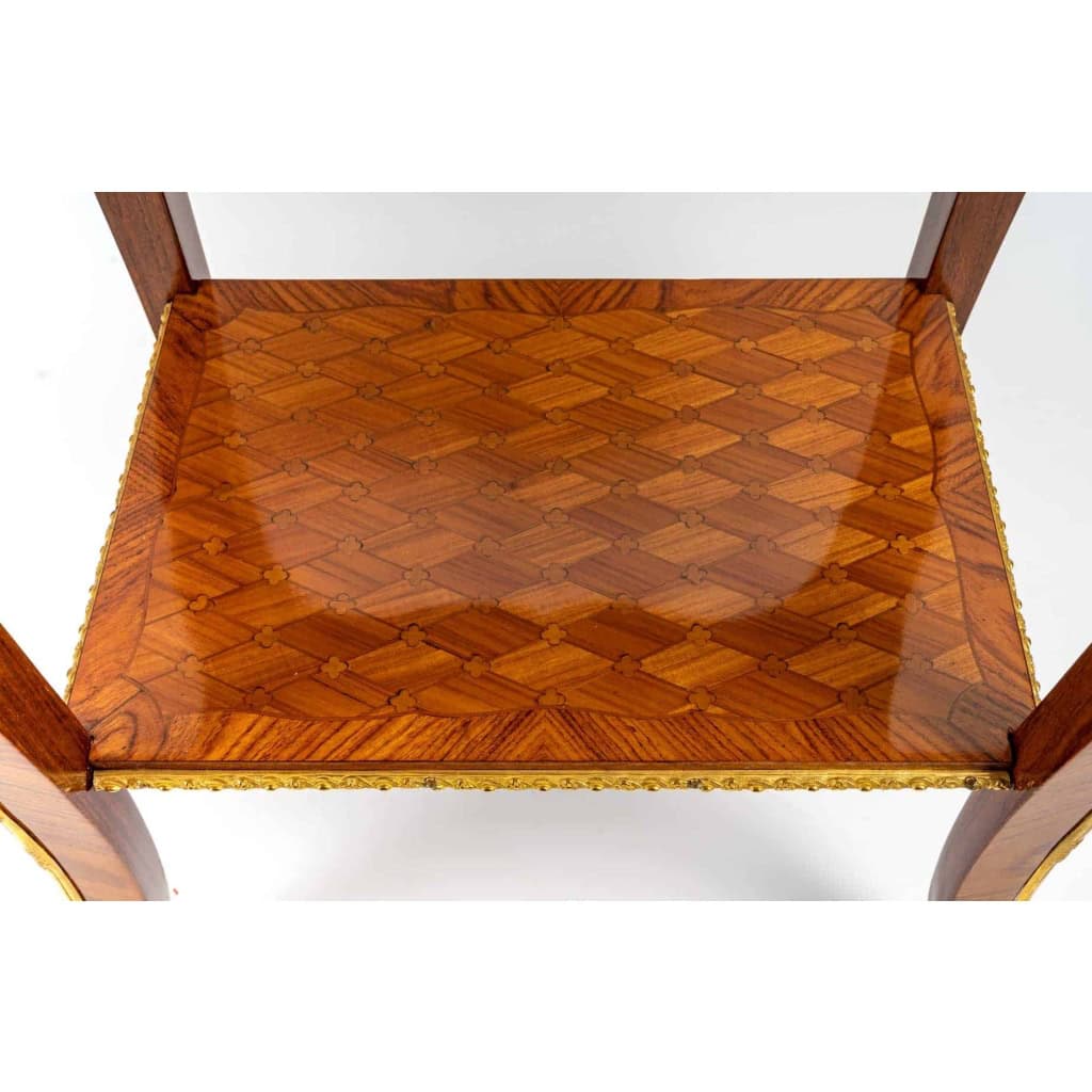 Paire de chevets de style Louis XV.