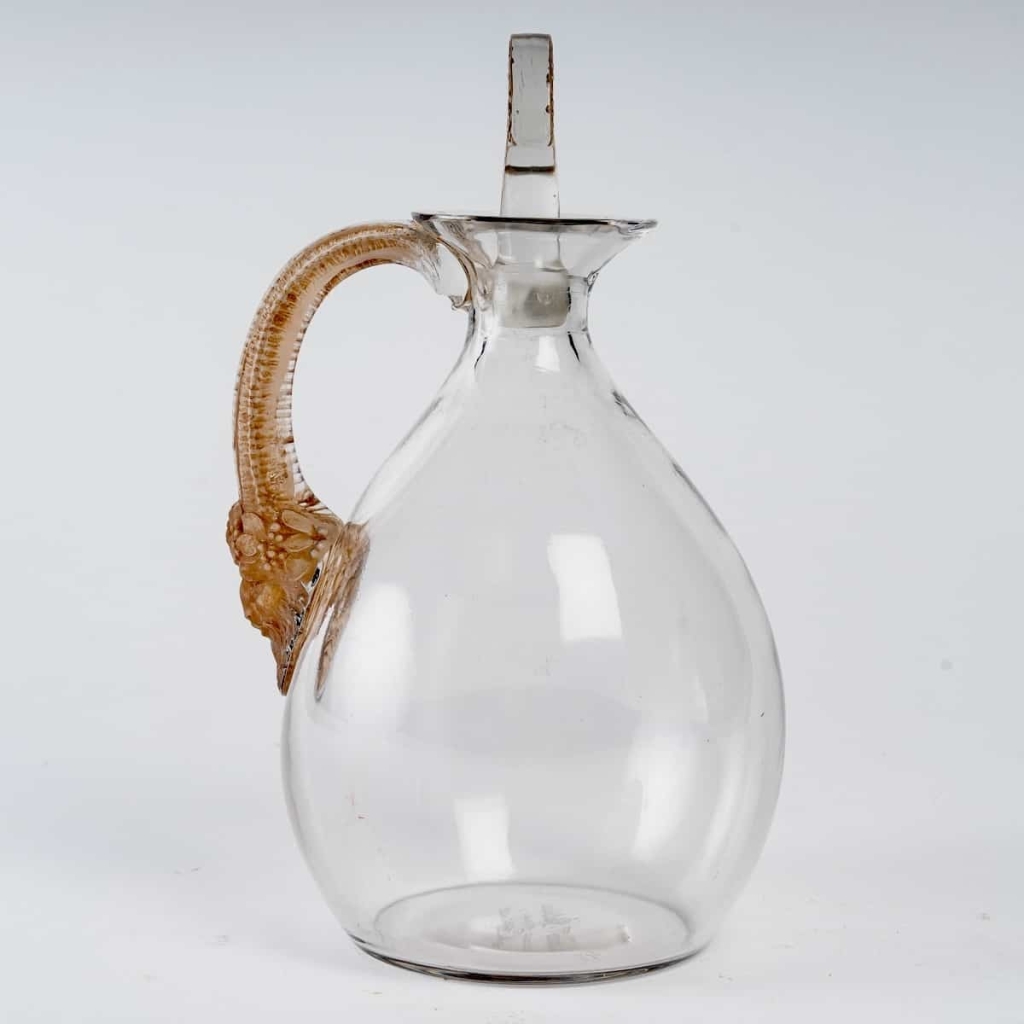 Carafe « Satyre » verre blanc patiné sépia de René LALIQUE | Biron Carafe "Satyre" verre blanc patiné sépia de René LALIQUE