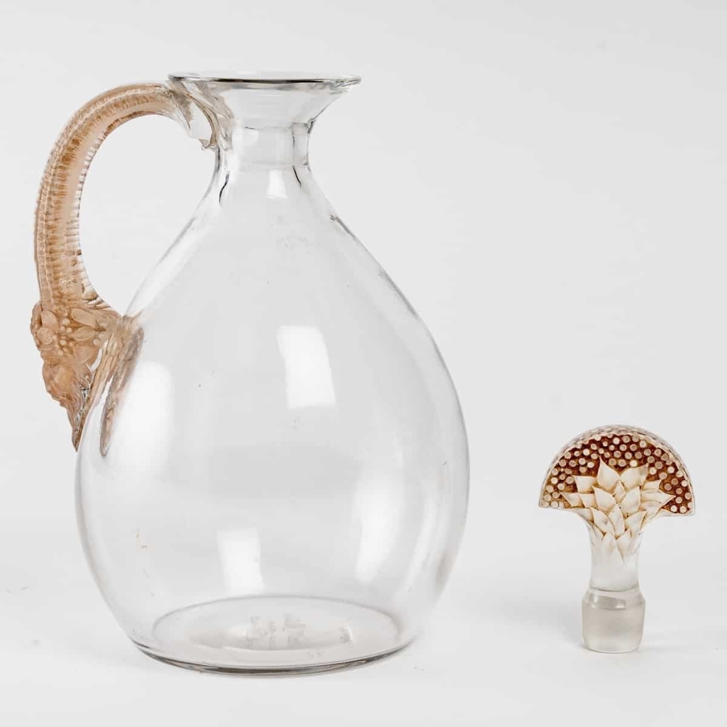 Carafe « Satyre » verre blanc patiné sépia de René LALIQUE | Biron Carafe "Satyre" verre blanc patiné sépia de René LALIQUE