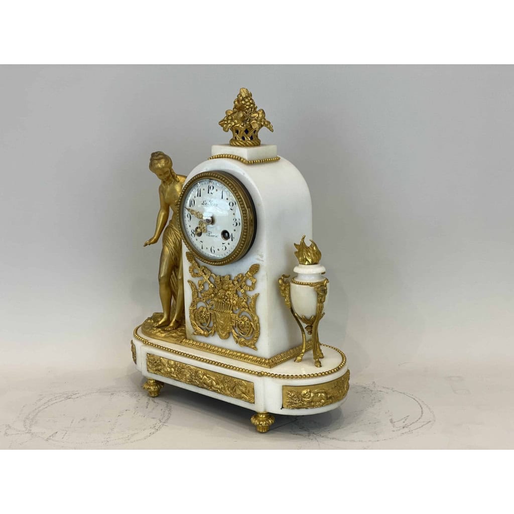 Pendule la Nymphe à la colombe, Circa 1889 | Biron Pendule la Nymphe à la colombe, Circa 1889
