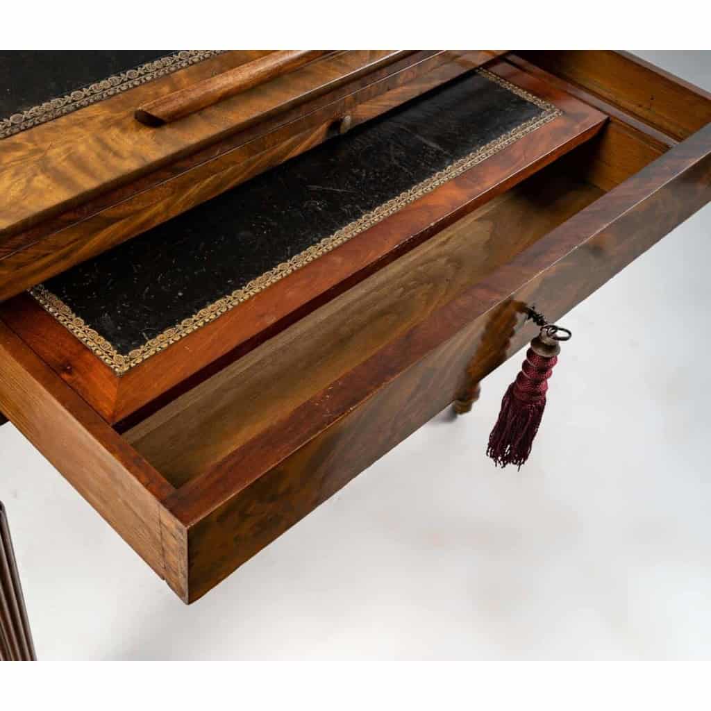 Table dite à la Tronchin d'époque Louis-Philippe (1830 - 1848).