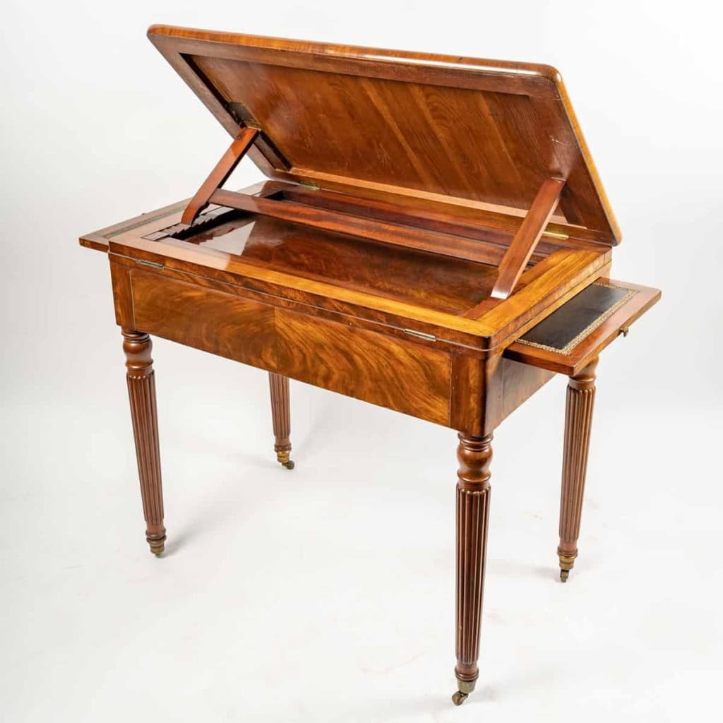 Table dite à la Tronchin d'époque Louis-Philippe (1830 - 1848).