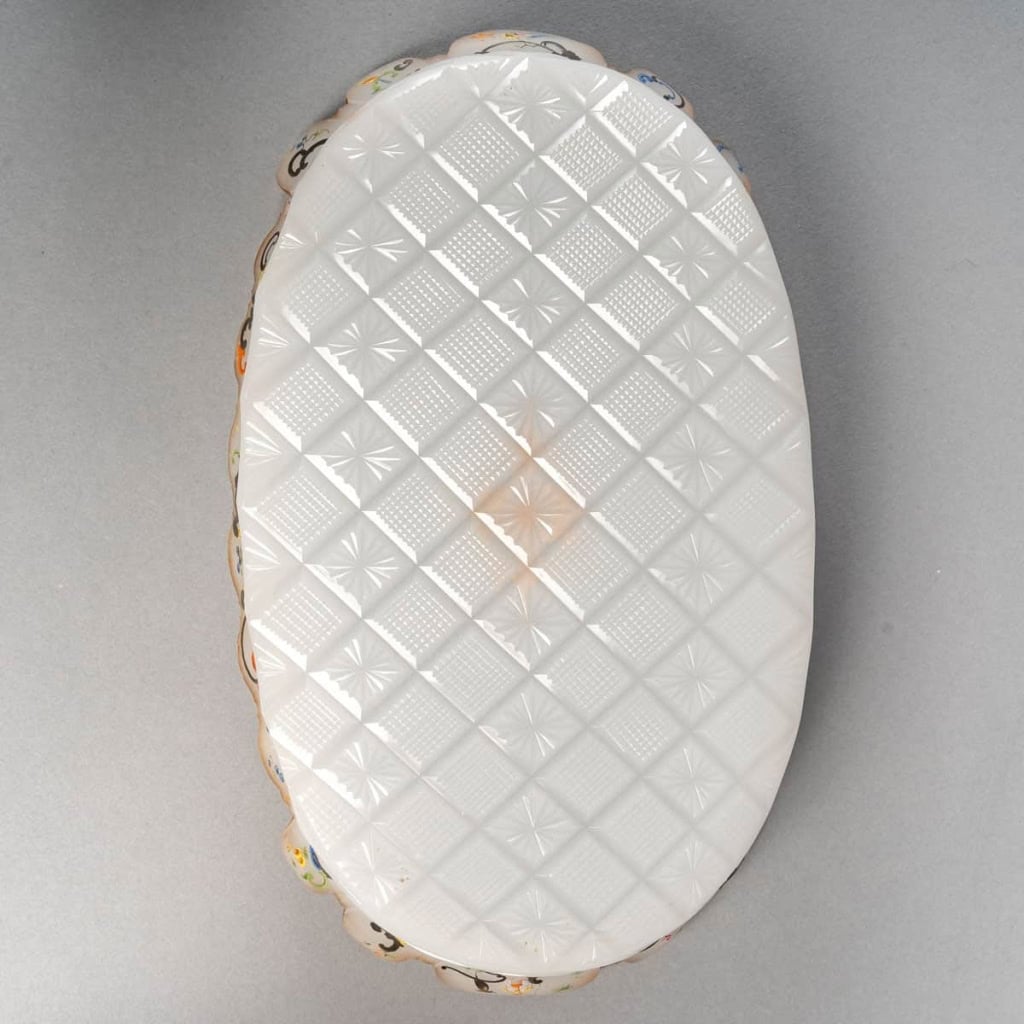 Service en opaline blanc émaillé, XIXème siècle | Biron Service en opaline blanc émaillé, XIXème siècle