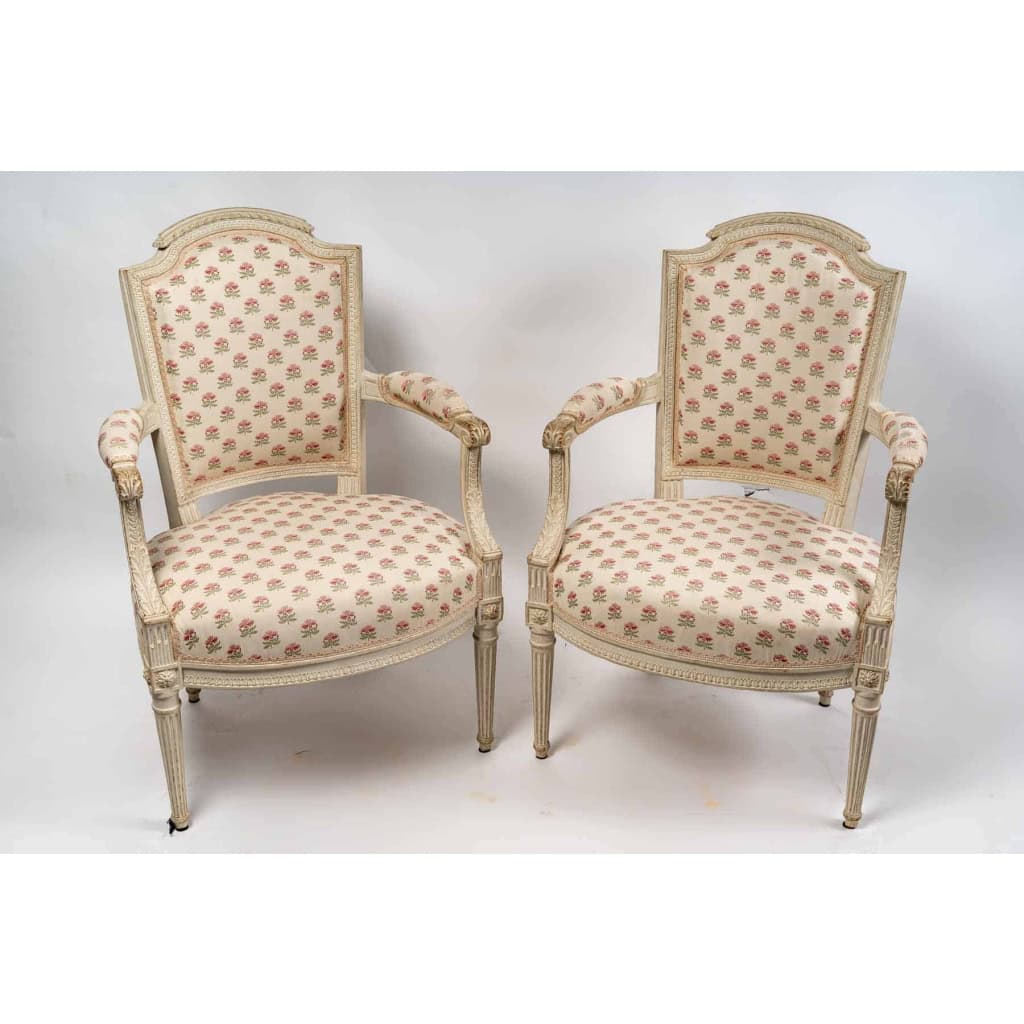 Paire de fauteuils d’époque Louis XVI (1774 – 1793). | Biron |||||||||