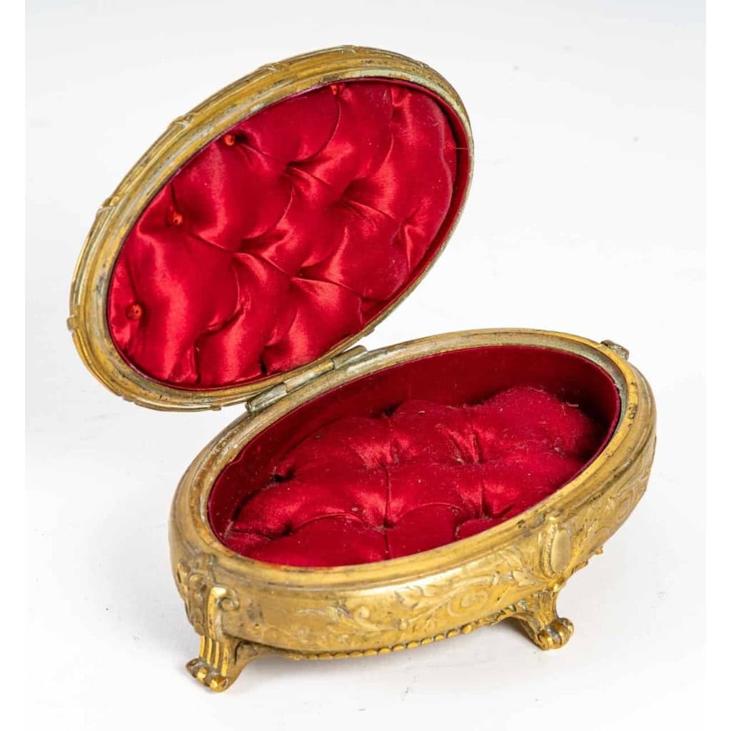 Boîte à bijoux en bronze ciselé, XIXème siècle