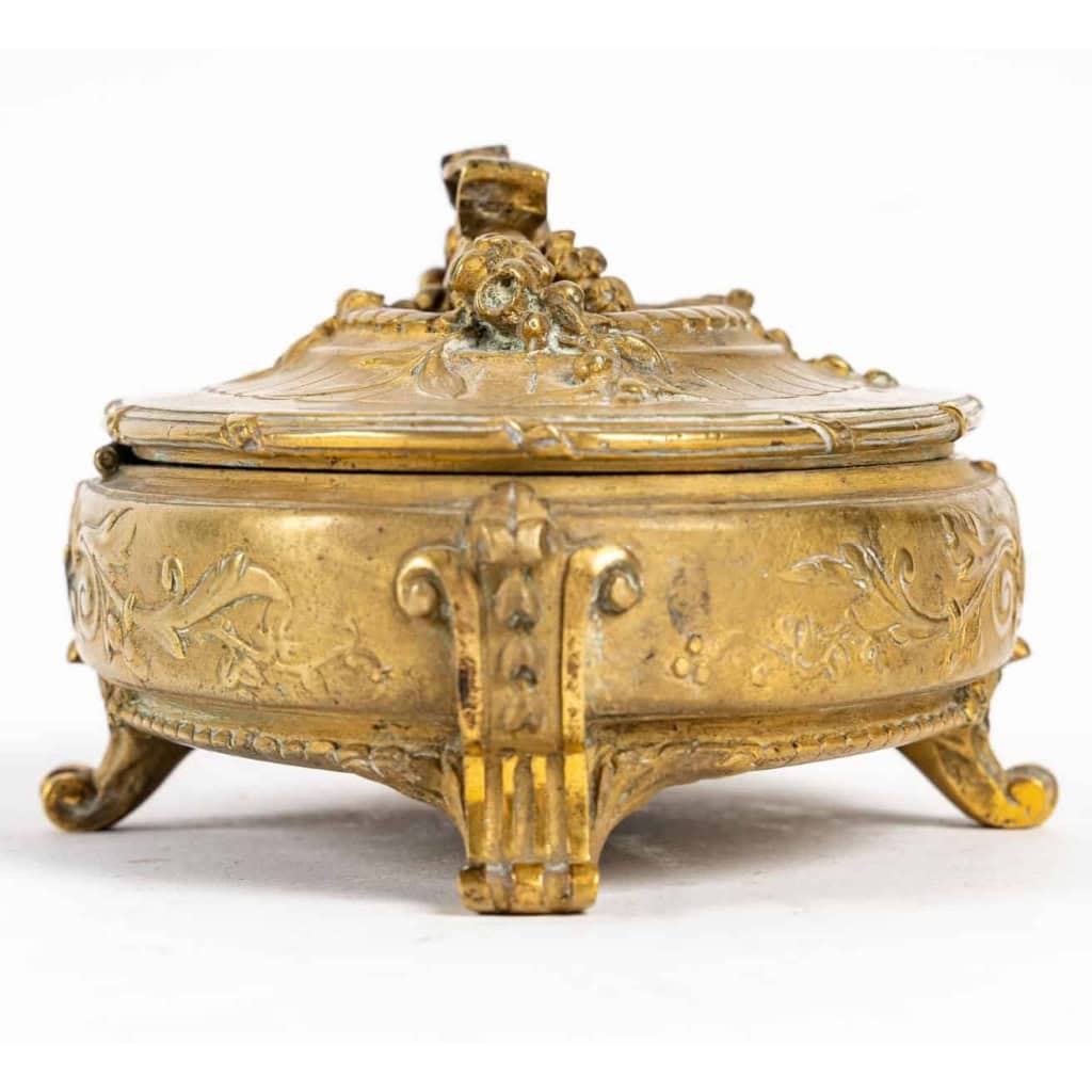 Boîte à bijoux en bronze ciselé, XIXème siècle