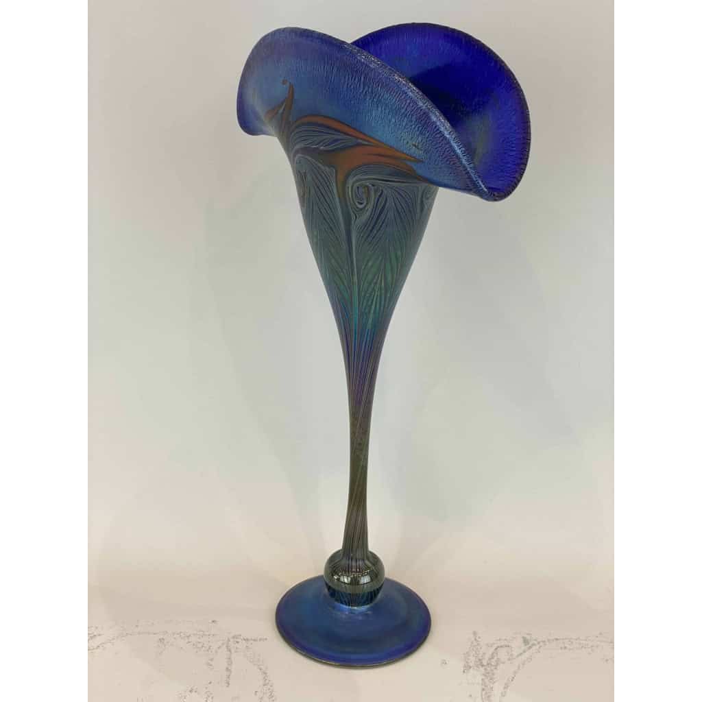 Vase en verre aurene bleu par Charles LOTTON, Circa 1935 | Biron Vase en verre aurene bleu par Charles LOTTON, Circa 1935