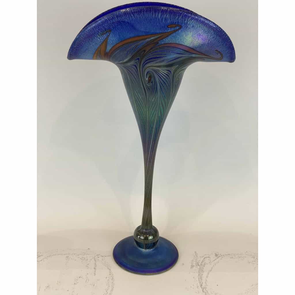 Vase en verre aurene bleu par Charles LOTTON, Circa 1935 | Biron Vase en verre aurene bleu par Charles LOTTON, Circa 1935